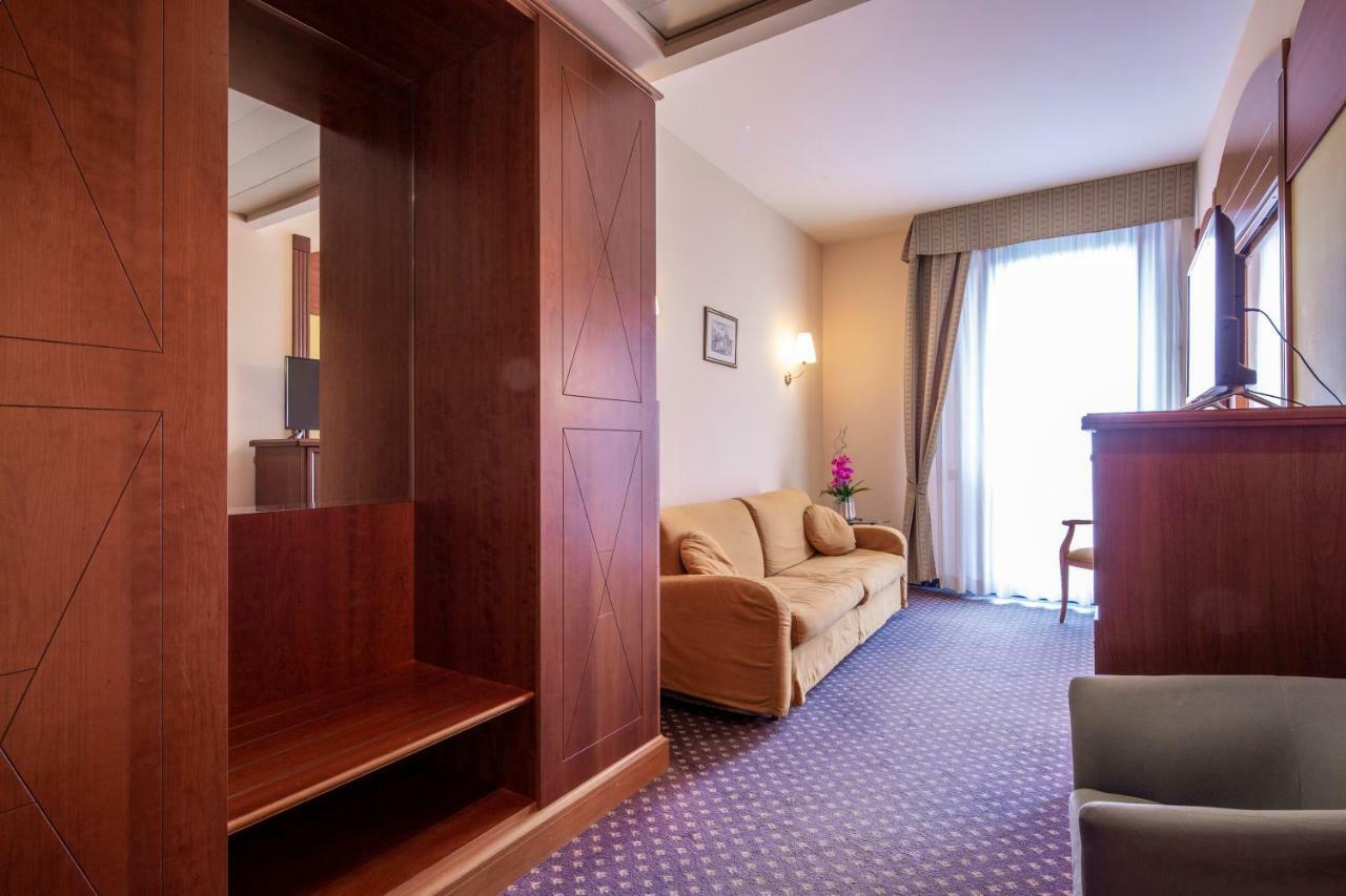 Hotel Persico'S サン・ジョヴァンニ・イン・ペルシチェート エクステリア 写真