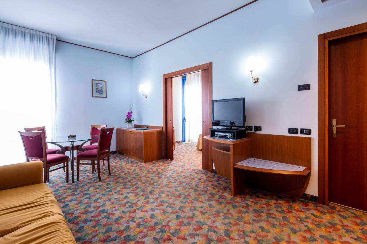 Hotel Persico'S サン・ジョヴァンニ・イン・ペルシチェート エクステリア 写真