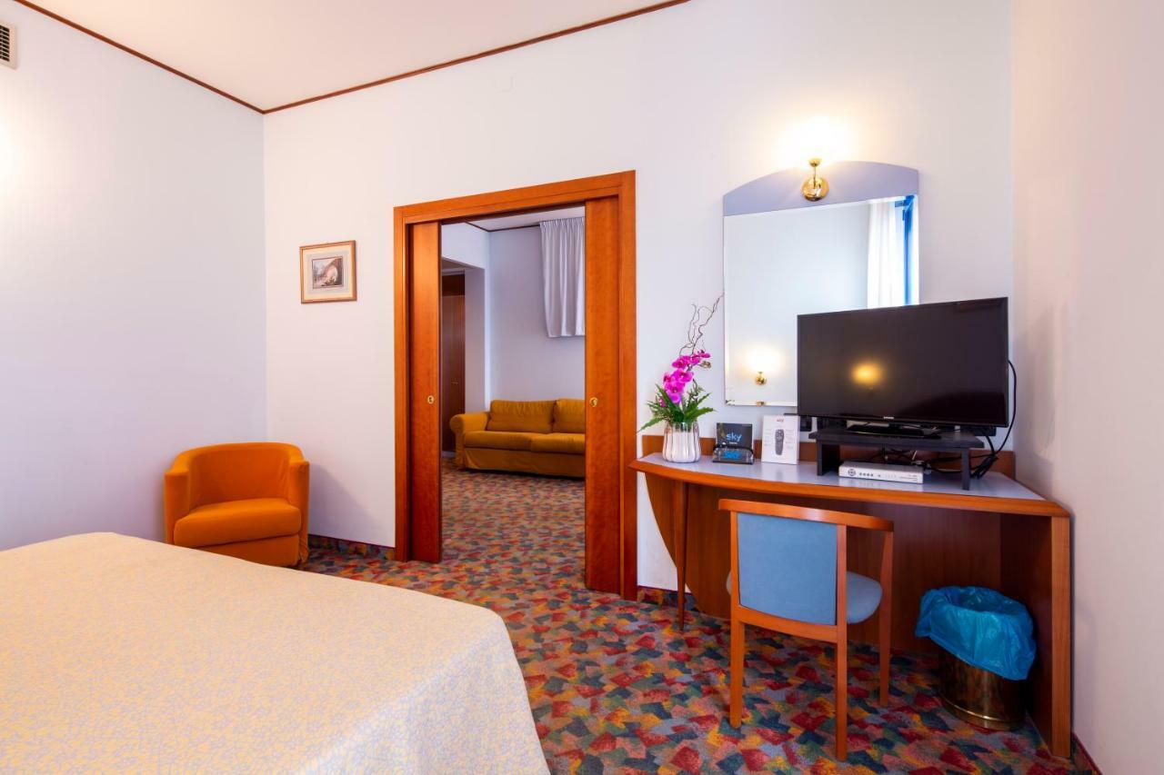 Hotel Persico'S サン・ジョヴァンニ・イン・ペルシチェート エクステリア 写真